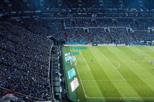 爱游戏体育-英格兰足球联赛风波，FPA发布声明抗议谢周三欠薪，球员权益引关注