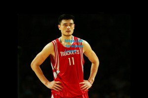 爱游戏app-纽约尼克斯寻求与乌度卡谈判遭休斯顿火箭强硬拒绝，教练市场暗流涌动